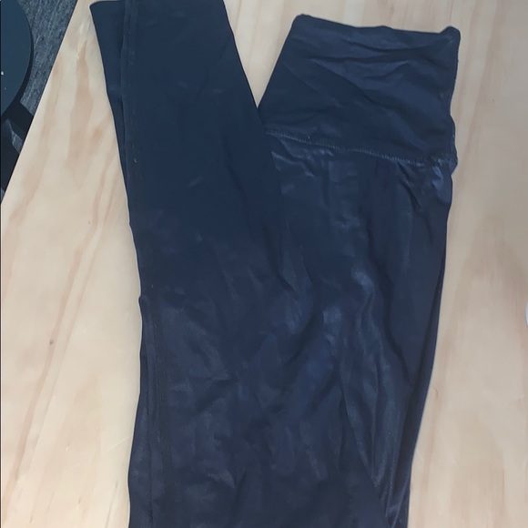 Beyond Yoga - High Waist Long Legging in Shiny - S - Picture 5 of 6
